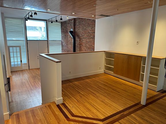 4th image of 1760-62 Blake St
