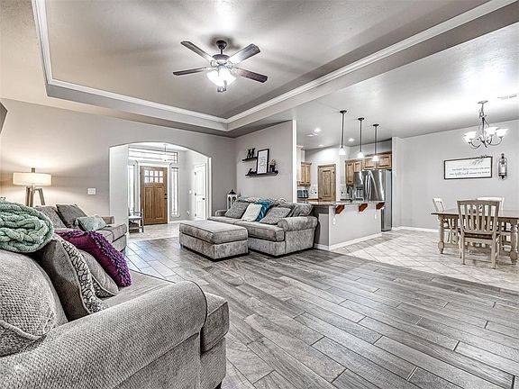 5th image of 5901 Saint James Pl