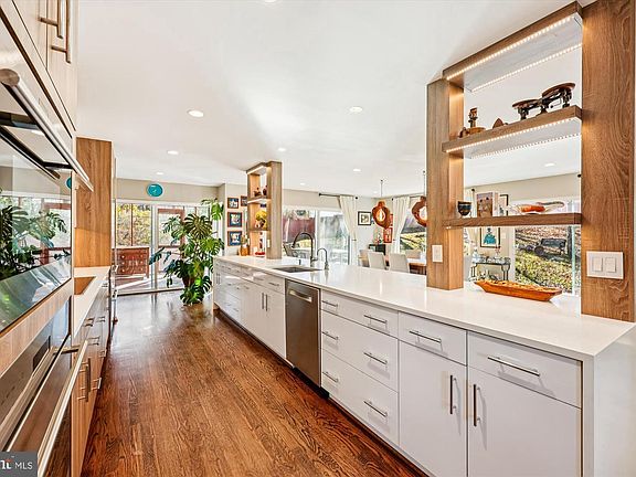 4th image of 7614 Carteret Rd