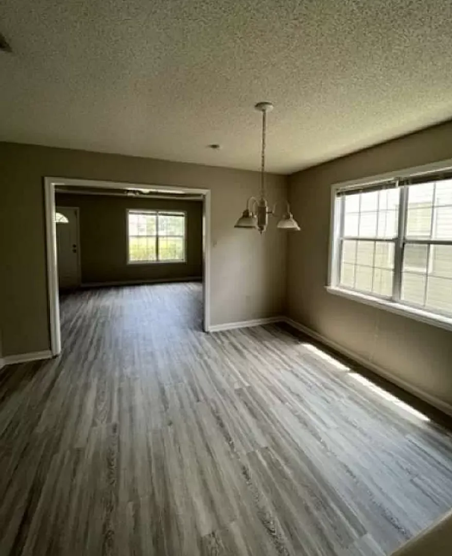 Modern Comforts and Convenience: Your Ideal Haven at 251 Blue Pool Dr — Photo 4