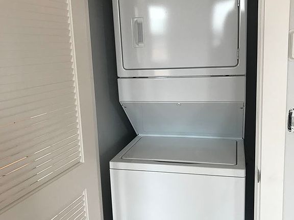 5th image of 1801 S Throop St #206