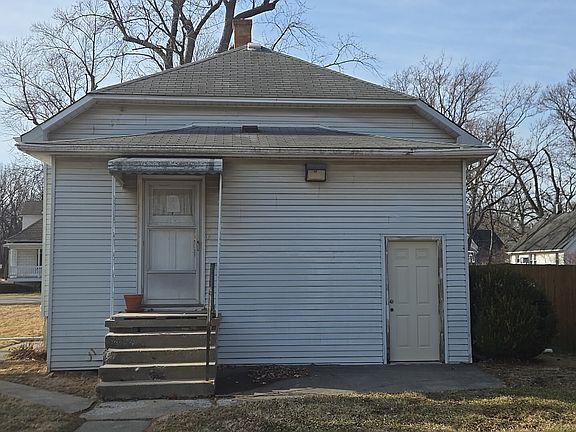 4th image of 7 N State St