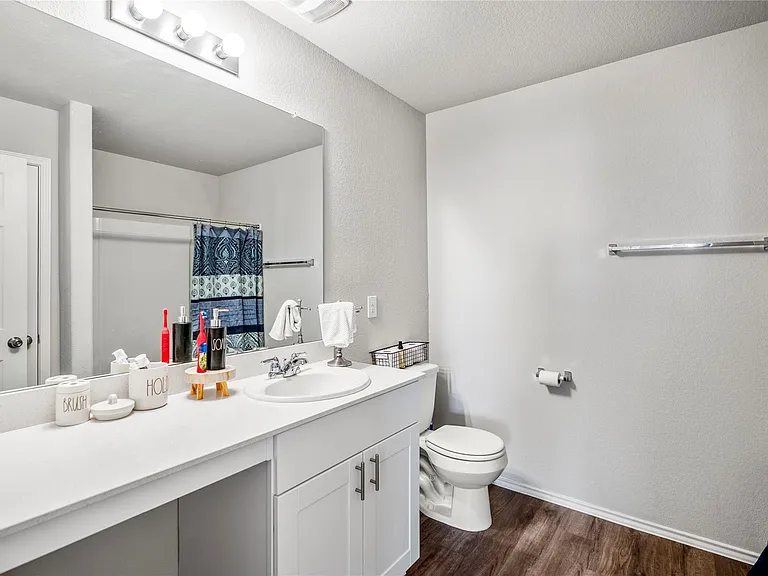 210 Bellewood Manor Dr — Photo 26