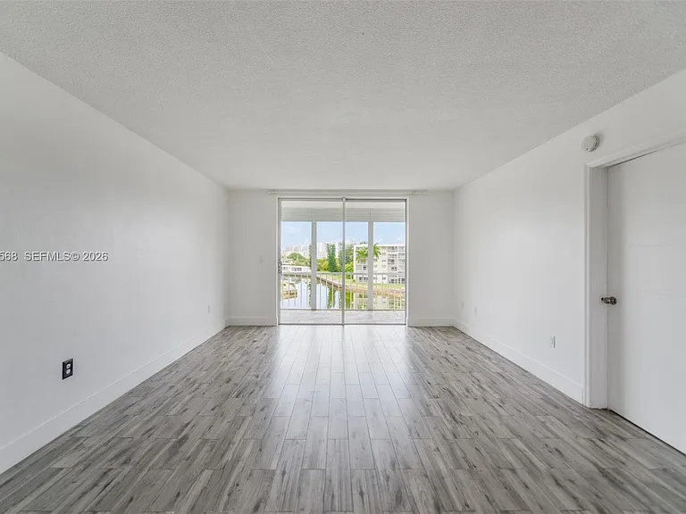 2851 Leonard Dr #J505 — Photo 3