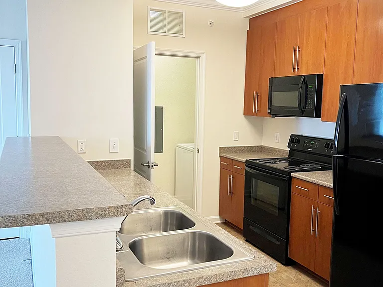 Belmont at Tryon Apartments — Photo 183