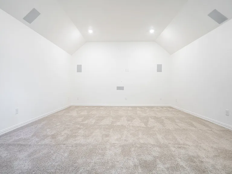 7470 Sanctuary Dr — Photo 16