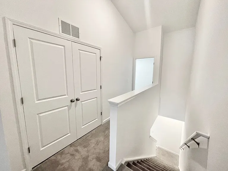 1351 Darlington Dr — Photo 8