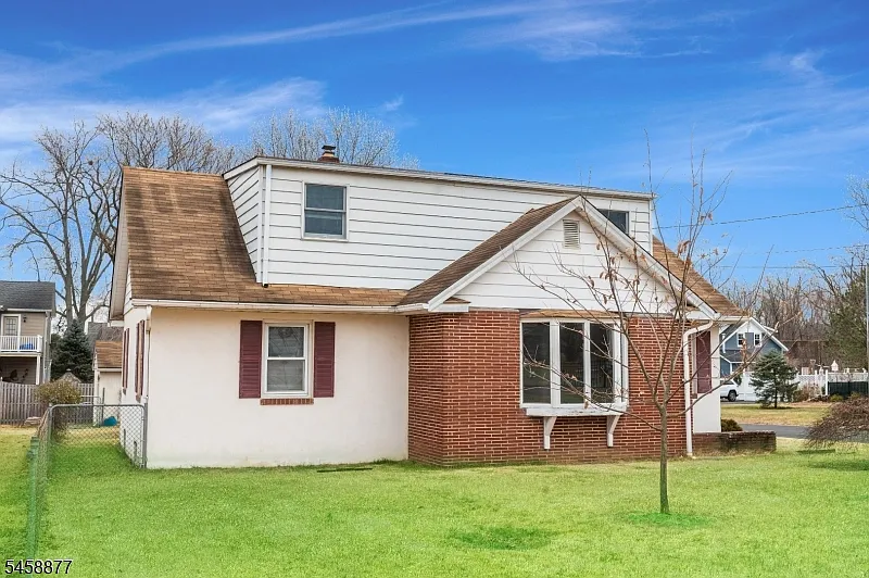 3 bed, 2.0 bath, $3,000 — Photo 2