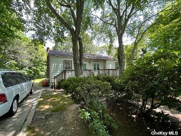 341 Magnolia Dr, Selden, NY 11784 | MLS #11085654 | Zillow