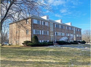 52 Fernview Ave APT 8, North Andover, MA 01845