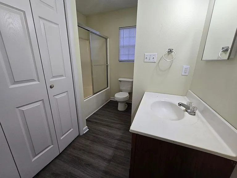 330 Elmo St — Photo 4