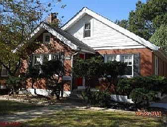 1st image of 2475 Hartland Ave