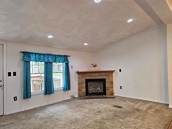 3rd image of 134 Grove St