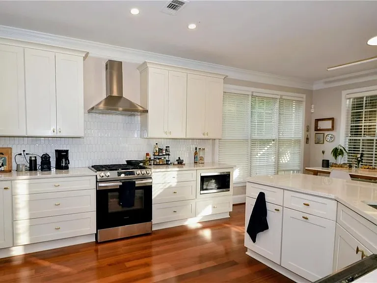 11210 Donnington Dr — Photo 3