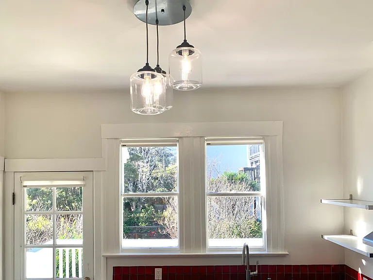 1018 Sanchez St — Photo 12