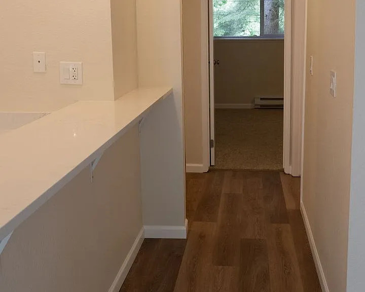 Willow Creek Apartments — Photo 48
