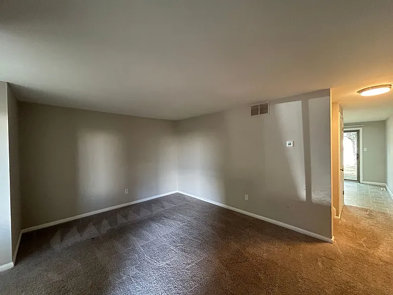 Coventry Court Townhomes — Photo 60