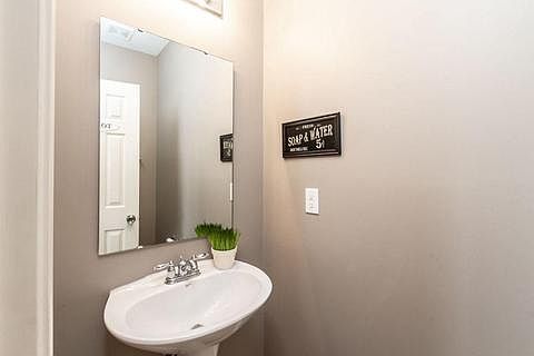 5th image of 12245 Pebble St Unit 1000