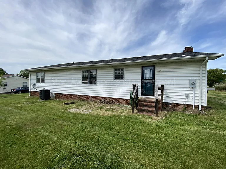 1804 Sherwood Dr — Photo 18