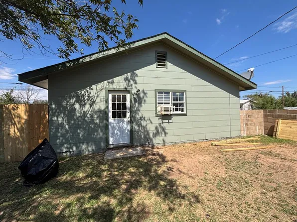 1009 E 15th St #B, Big Spring, TX 79720