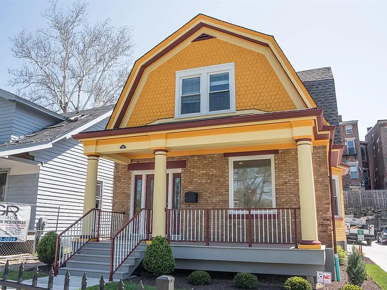 920 Grand Ave — Photo 1
