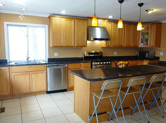 2nd image of 9428 N Margail Ave