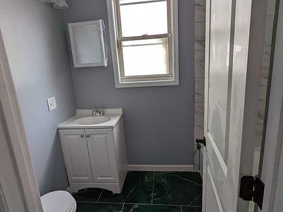 4th image of 242-244 Schley St #2