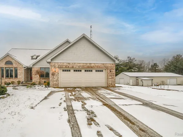 345 Elk Lake Rd, Attica, MI 48412