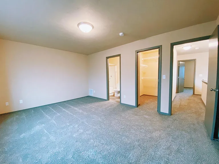 1202 N Bell St — Photo 9