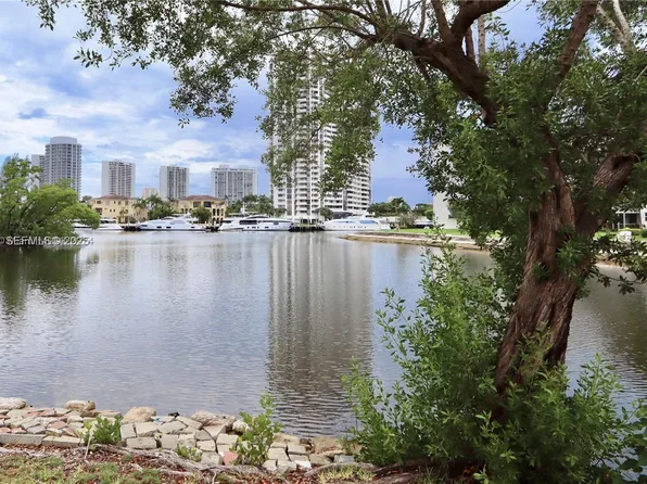 2930 Point East Dr APT E309, North Miami Beach, FL 33160