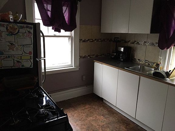 3rd image of 26 Essex St