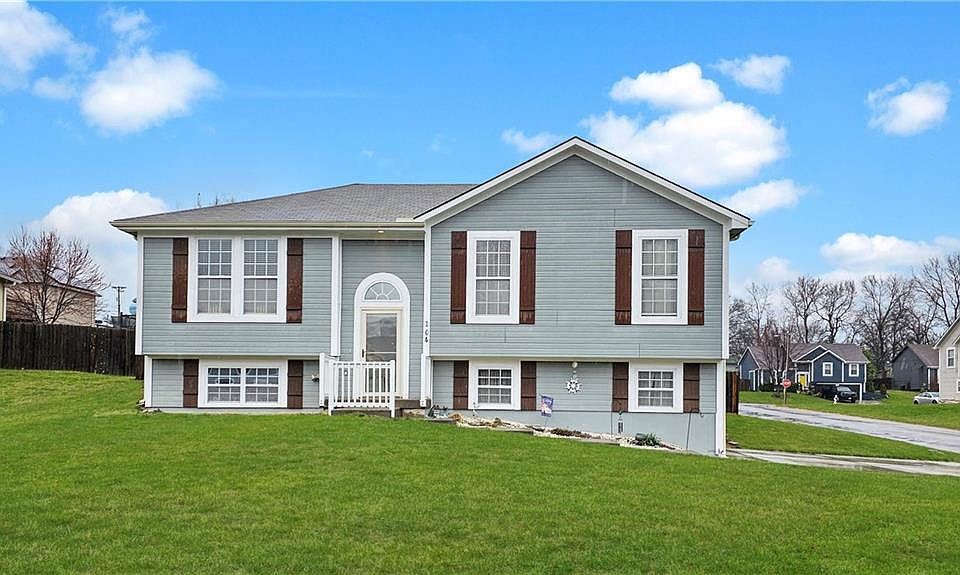 1st image of 104 Lela Ln