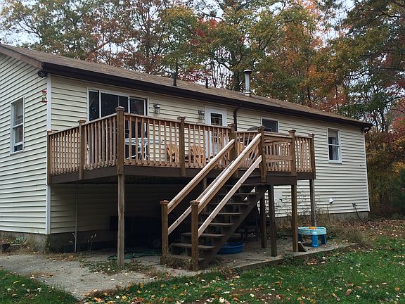 Newly Refinished Deck