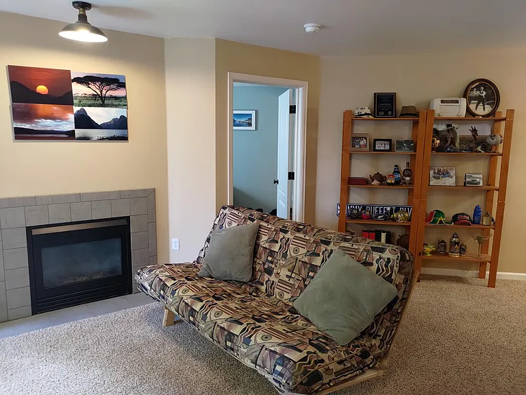 1505 Point Dr — Photo 5