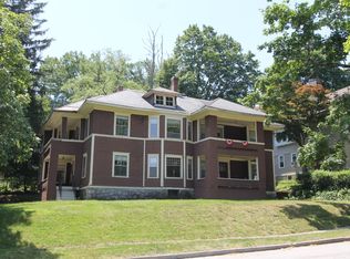 8 Hadwen Ln, Worcester, MA 01602