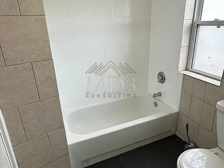 4051 Taft Ave — Photo 9
