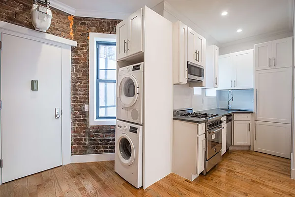Rented by Nooklyn NYC LLC | media 12