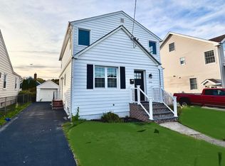 236 Commonwealth St #1, Franklin Square, NY 11010