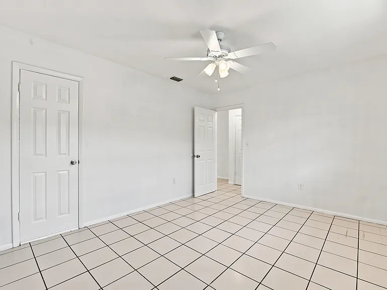 7211 Venetian St #2 — Photo 13