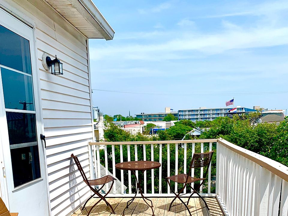 1st image of 10 Wilmington Ave APT 3