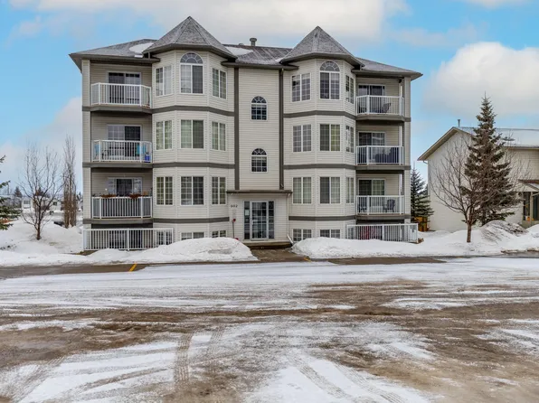 902 13th St #1, Cold Lake, AB T9M 0C7