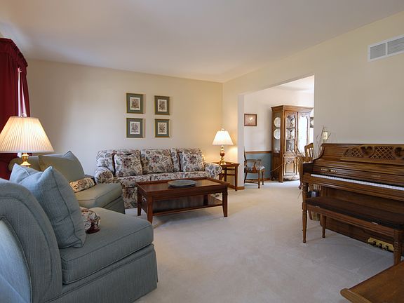 3rd image of 2417 Glenford Dr