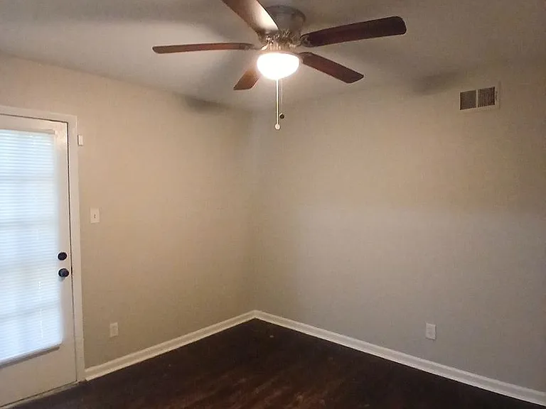 3614 Steele St — Photo 3