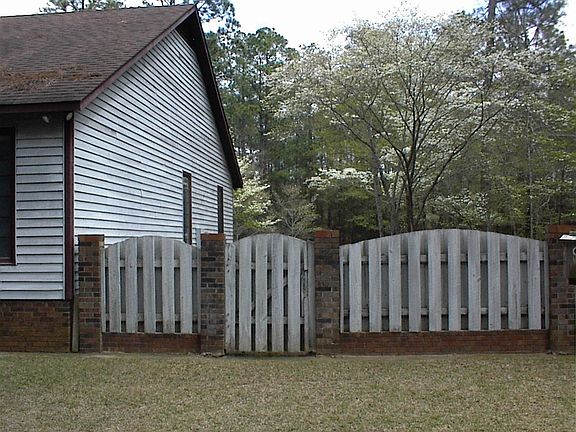 Privacy fence detail