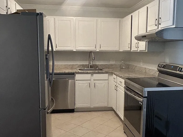1187 Ocean Ave #4 — Photo 8