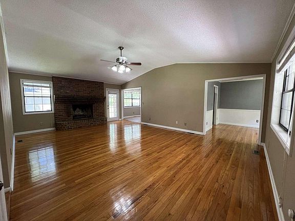 2nd image of 4764 Holbird St