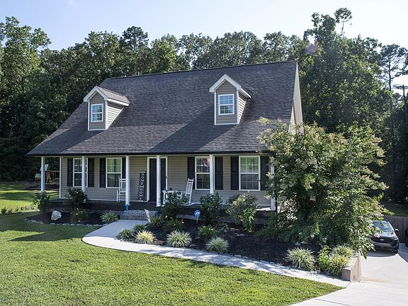 3rd image of 221 Whispering Hills Dr SE