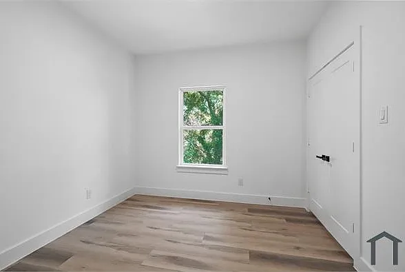5212 Colonial Ave — Photo 12