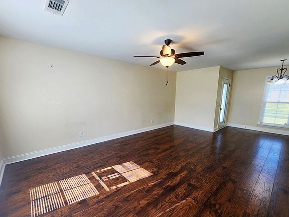 3rd image of 1259 Askew Dr NE