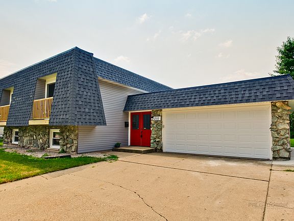 3rd image of 2111 Osage Ln